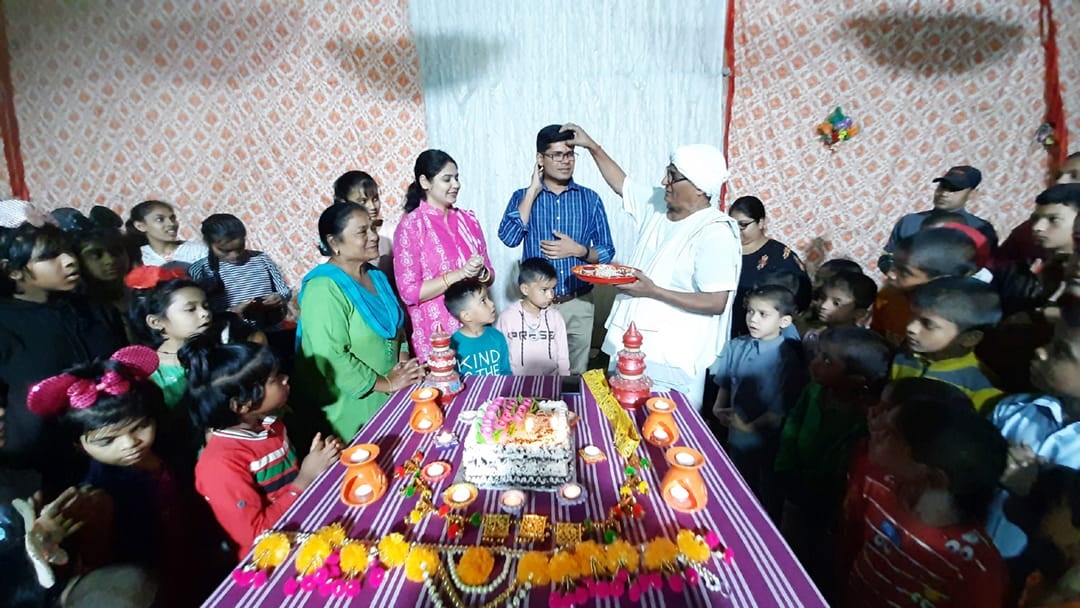 अंकितग्राम, सेवाधाम आश्रम में सीएसपी ओमप्रकाश मिश्रा ने परिवार सहित मनाया जन्मदिवस