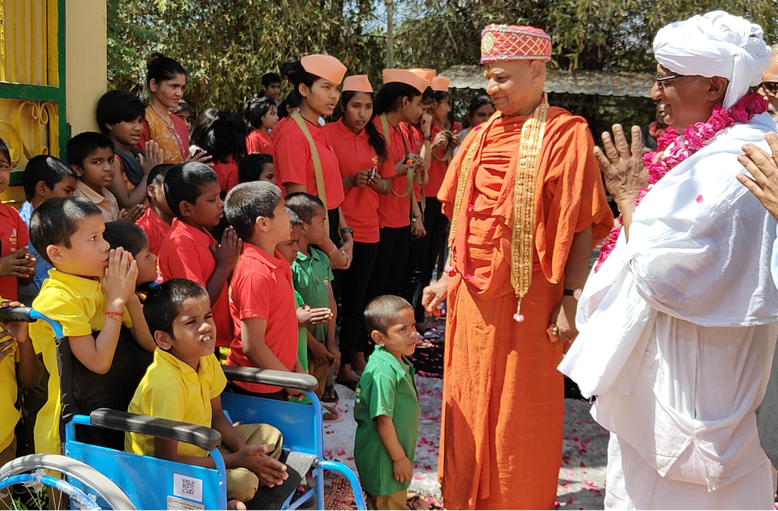 गोविन्द देव गिरि पहुँचे अंकितग्राम, सेवाधाम आश्रम